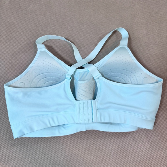 Under Armour Light Blue Sports Bra - Picture 4 of 13